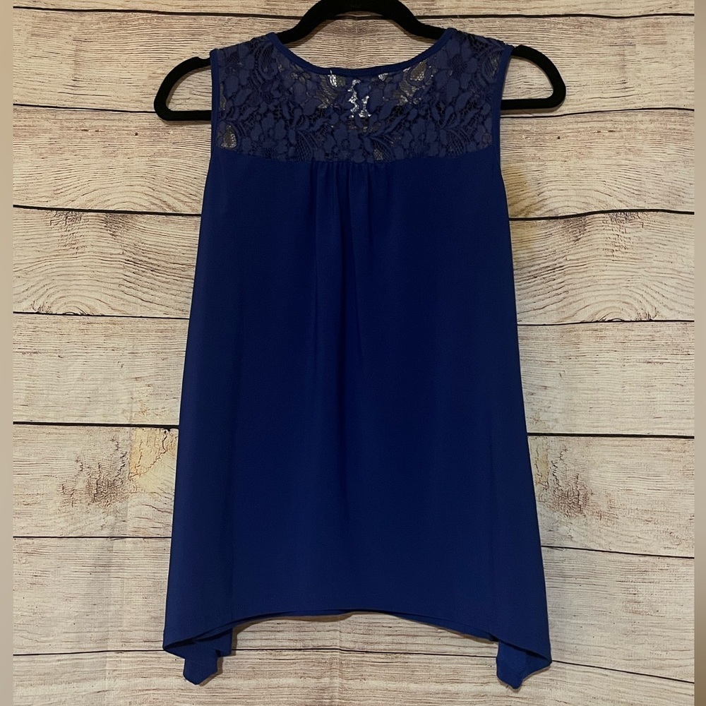 🤎3/$10 Emma & Olive Sleeveless Laced Top Size Small - Picture 5 of 8